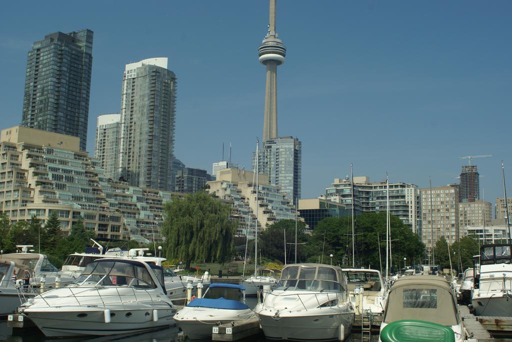 Making Waves Boatel Bed & Breakfast Toronto Exterior photo